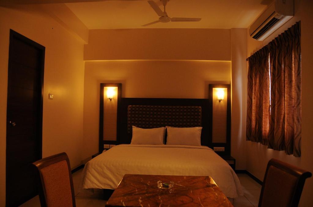 Hotel Viswas Tiruppur Kamer foto